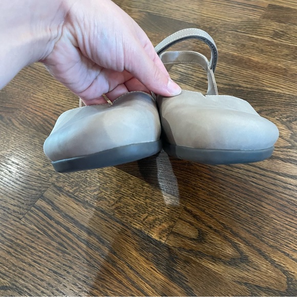 ATHLEFIT Gray Leather Cork Sole Mary Jane Clogs - Picture 5 of 8